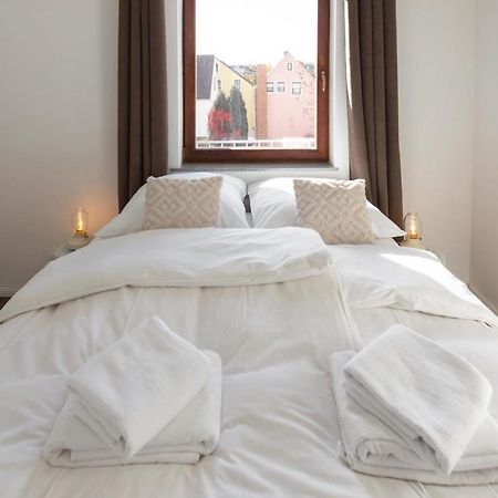 Koje Eins I Grosses Apartment Mit 2 Schlafzimmern Бремерхафен Экстерьер фото